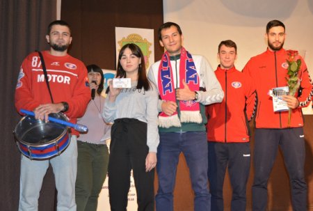 Рівні серед рівних