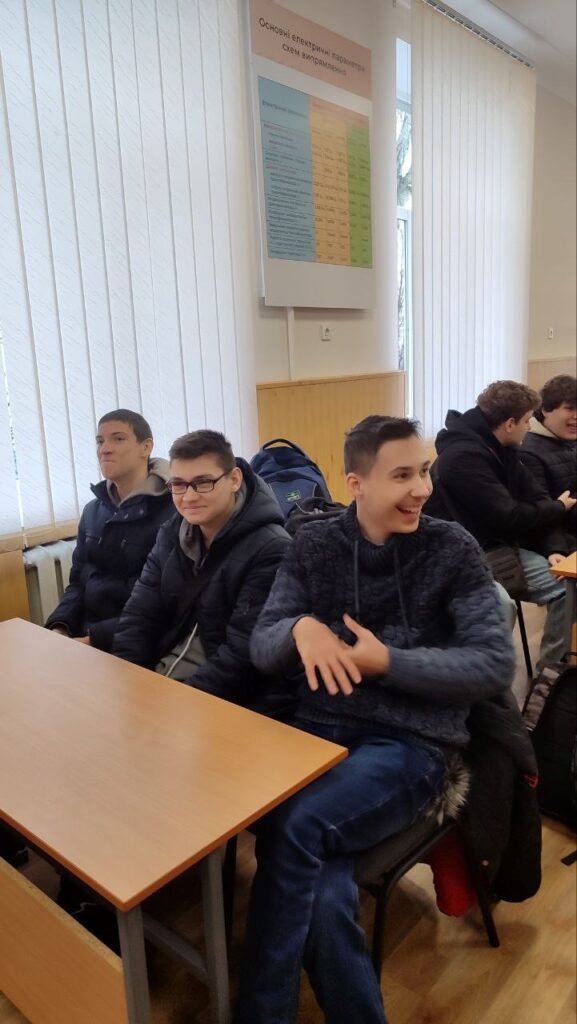 Дотримуючись багаторічної традиції, напередодні Дня енергетика в ВСП ЗМФК ЗНУ проведено тиждень циклової комісії Електромеханічних дисциплін — фото